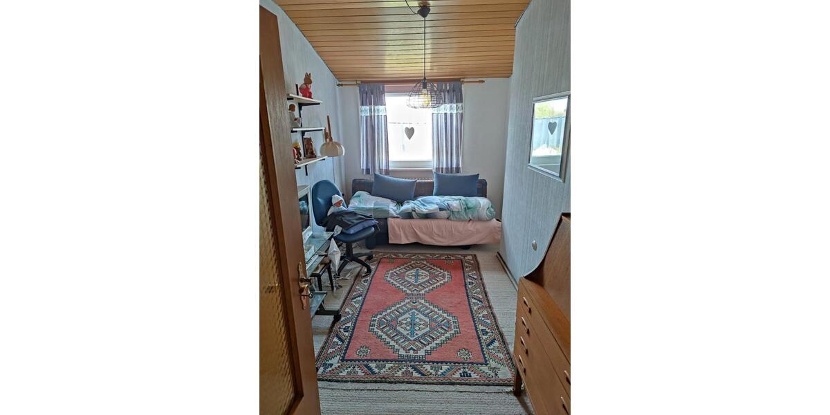 Dachgeschoßwohnung Wilhelmshaven Fedderwardergroden - 3 Zimmer, 79 m&sup2;, 350&euro; | Angebot:26422307