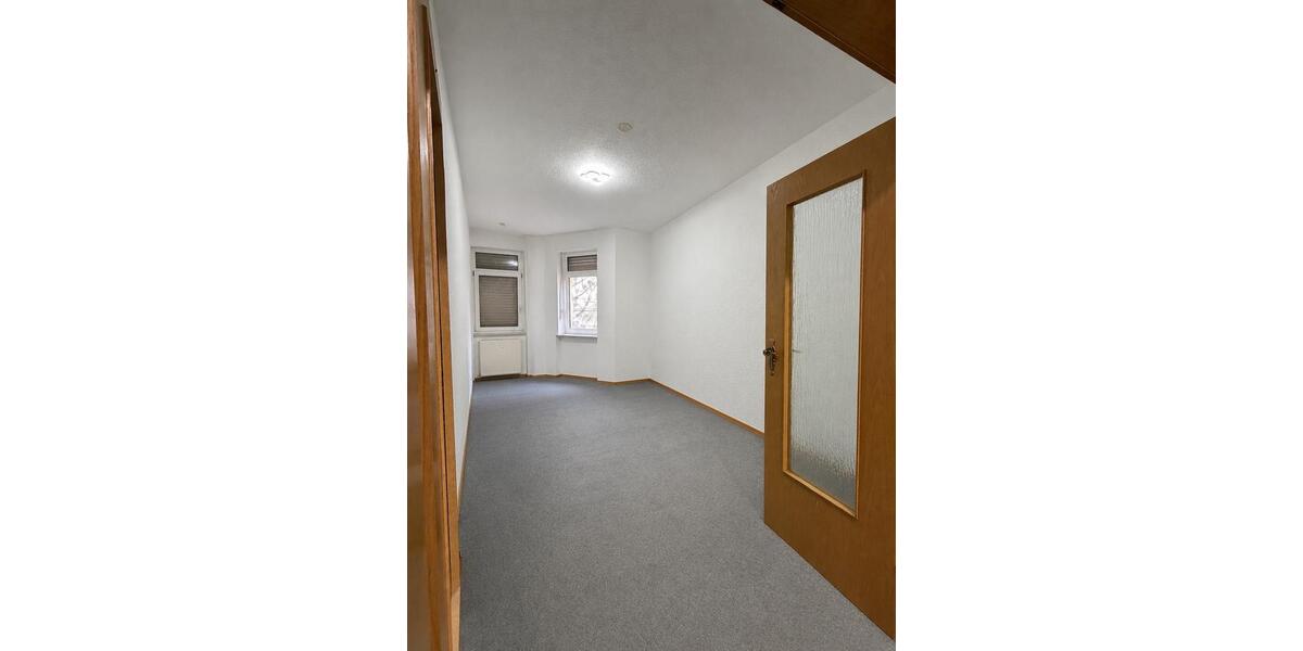 Etagenwohnung Ludwigshafen am Rhein - 5 Zimmer, 122 m&sup2;, 300.000&euro; | Angebot:27413679