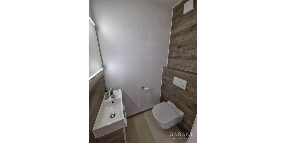 Bungalow Pforzheim Nordstadt - 6 Zimmer, 171 m&sup2;, 2.200&euro; | Angebot:26277512