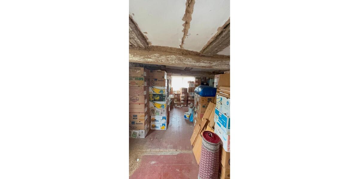 LAGER, LAGER, LAGER… BAUERNHAUS MIT SCHEUNE MIETEN ODER KAUFEN 5 zimmer