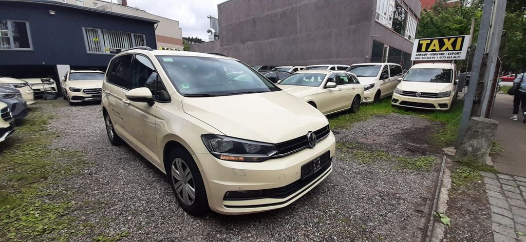 VW Touran 220.000 km 9.990 &euro; Hamburg 20537