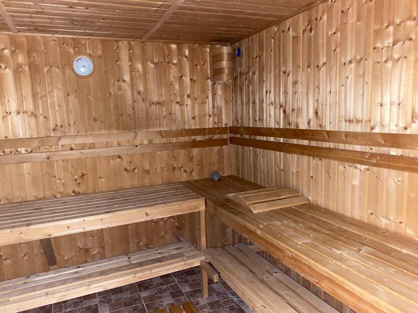 Einfamilienhaus mit EinliegerWohnung. Provision frei.