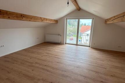 Frisch renovierte 2-Zimmer-Dachgeschoßwohnung in Heimenkirch