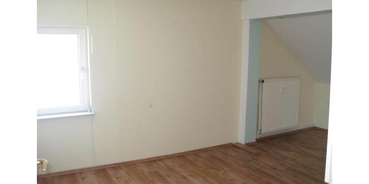 Dachgeschoßwohnung Wunstorf - 3.5 Zimmer, 100 m&sup2;, 600&euro; | Angebot:26201758