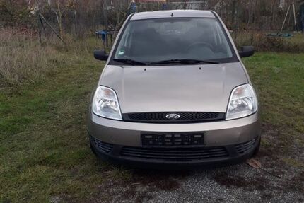 Ford Fiesta 102.000 km 1.950 € Rüsselsheim 65428
