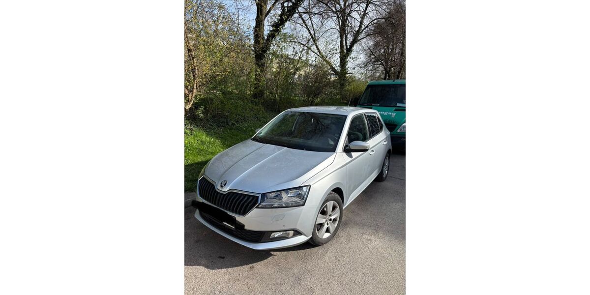 Skoda Fabia 73.300 km 10.999 &euro; München 81369