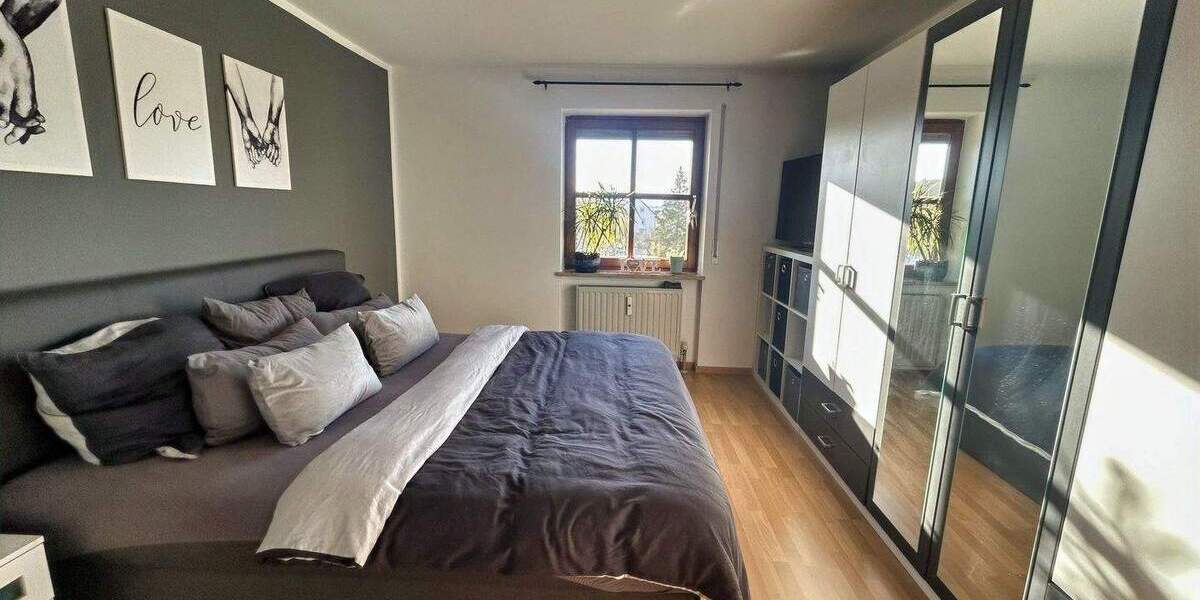 Etagenwohnung Regenstauf - 4 Zimmer, 91 m&sup2;, 299.000&euro; | Angebot:24974217