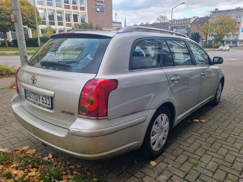 Toyota Avensis 212.000 km 2.250 € Bottrop 46236