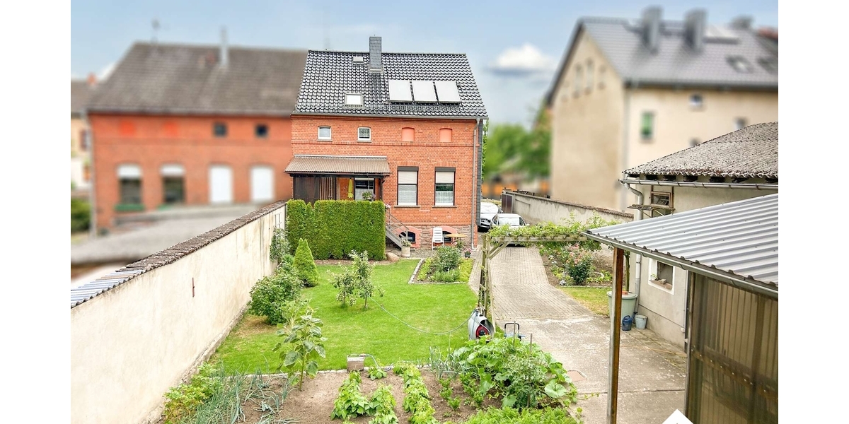Charmante Doppelhaushälfte in ruhiger Lage mit historischem Charakter und viel Potenzial - Doppelhaushälfte Haldensleben Börde - Haldensleben | Angebot:27007956