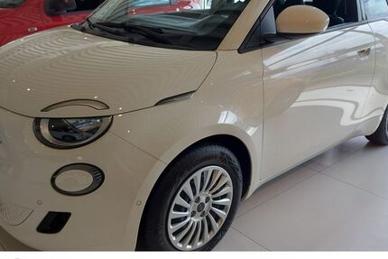 Fiat 500 4.421 km 23.990 &euro; Wesel 46485