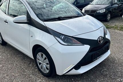 Toyota Aygo (X) 158.000 km 4.490 &euro; Essingen 73457
