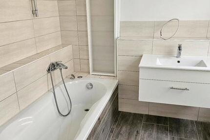 Wohnung Greiz - 2 Zimmer, 77 m&sup2;, 440&euro; | Angebot:24842532