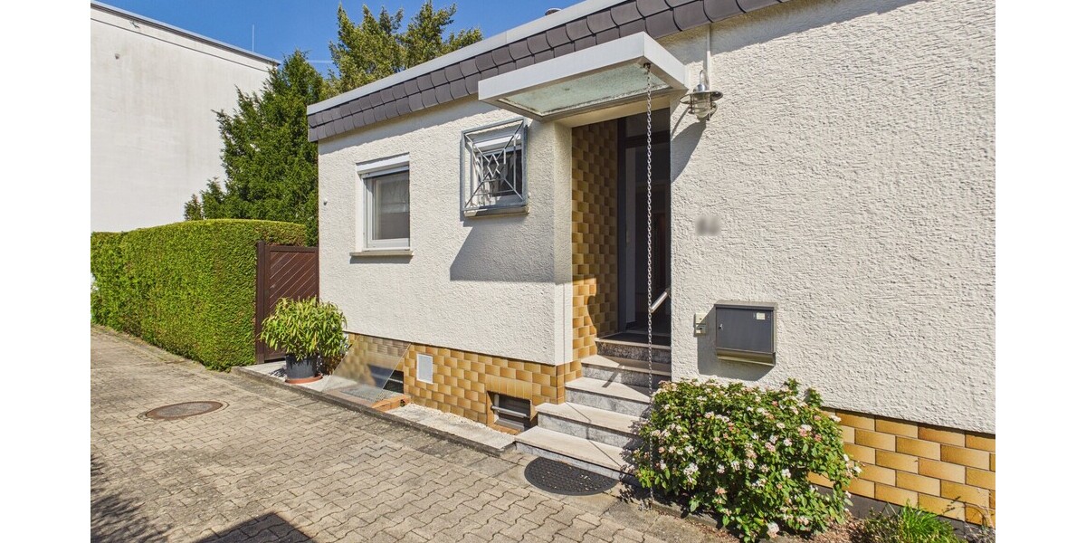 Einzigartiger Atrium-Bungalow in Maintal-Bischofsheim mit EBK, Traumgarten und Garage - Bungalow Maintal / Bischofsheim Bischofsheim | Angebot:26110603