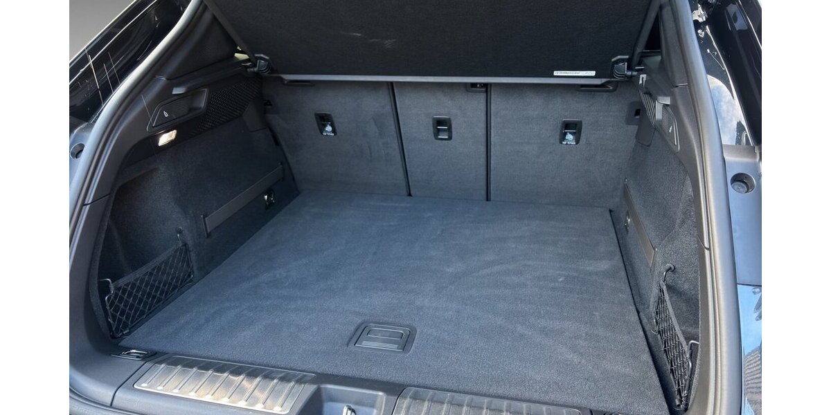 Porsche Macan Electric 4 Chrono Pano Sportsitz 0,25% 12.490 km 79.500 &euro; Wuppertal 42327