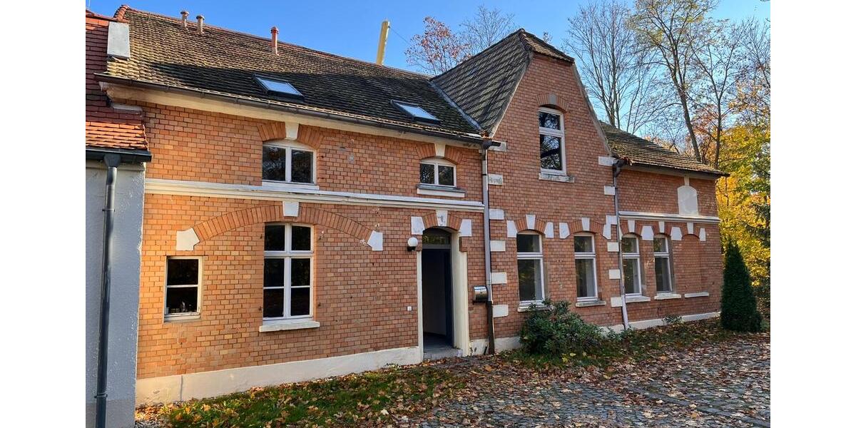 Doppelhaushälfte bestehend aus 4 Zimmer, Küche, Bad, Gäste WC, Terrasse 4 zimmer