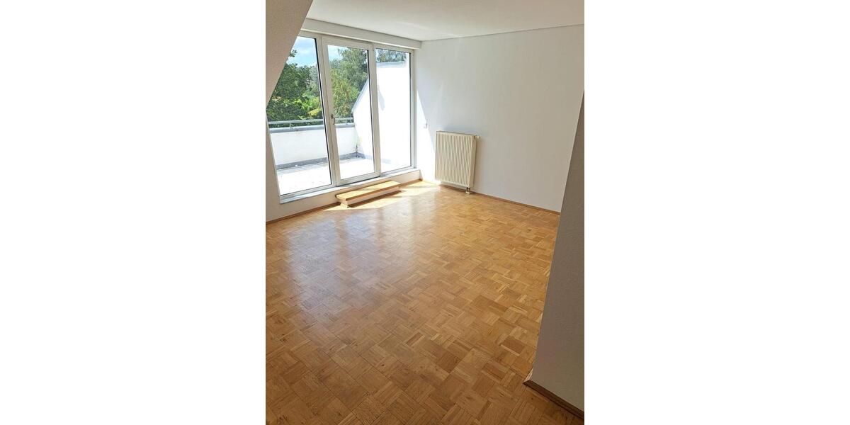 Helle, ruhige u. möblierte 2-Zi.-Dachgeschosswohnung mit Terrasse 2 zimmer