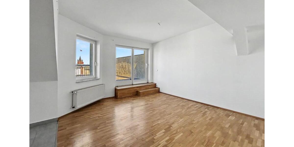 Dachgeschoßwohnung Halle (Saale) Am Wasserturm/Thaerviertel - 4 Zimmer, 103 m&sup2;, 285.000&euro; | Angebot:27096875