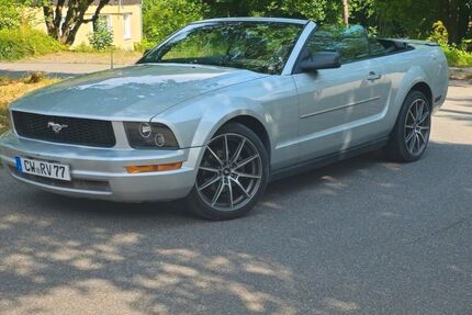 Ford Mustang 152.000 km 12.999 &euro; Höfen an der Enz 75339