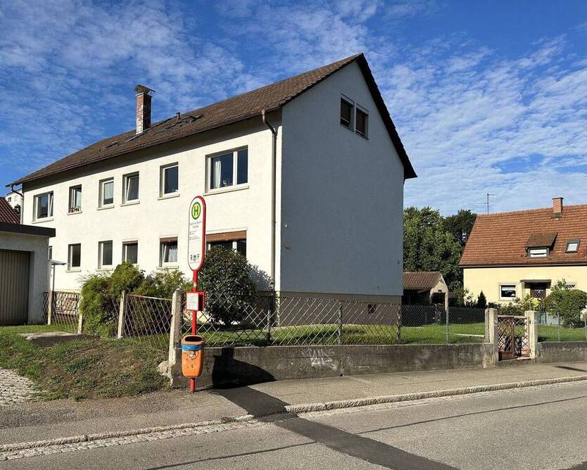 Charmantes und preiswertes WG-Zimmer in 2er-WG unterm Dach befristet bis 31.12.2025!