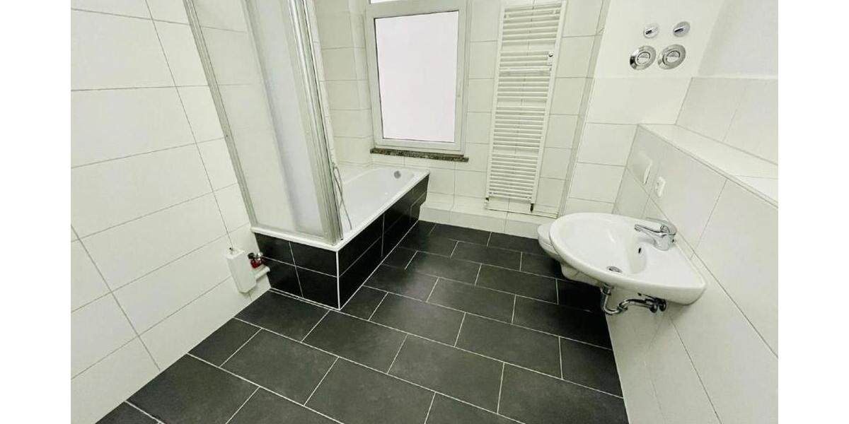 Modern sanierte 4 Raum-Wohnung mit Balkon und schickem Bad! - Etagenwohnung Gera Ostviertel | Angebot:26843943