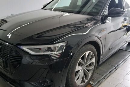 Audi e-tron 29.739 km 29.535 &euro; Hagen 58091