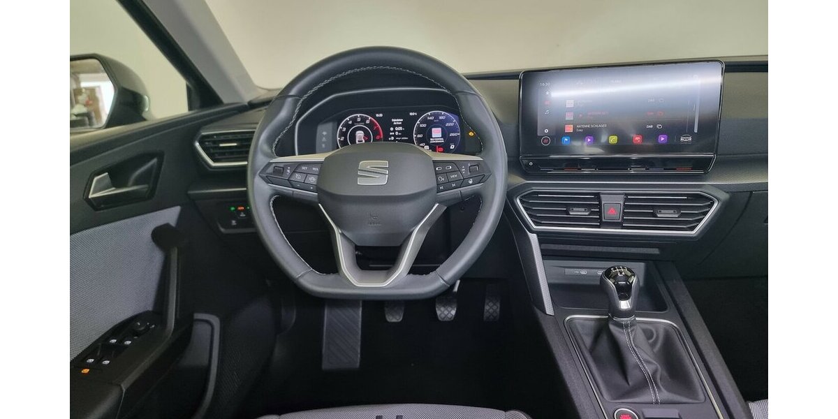 Seat Leon Style VIC Navi PDC Spur LED Tempomat VIC 49.700 km 16.900 &euro; Garrel 49681