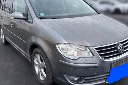 VW Touran 289.000 km 2.590 &euro; Bonn 53227