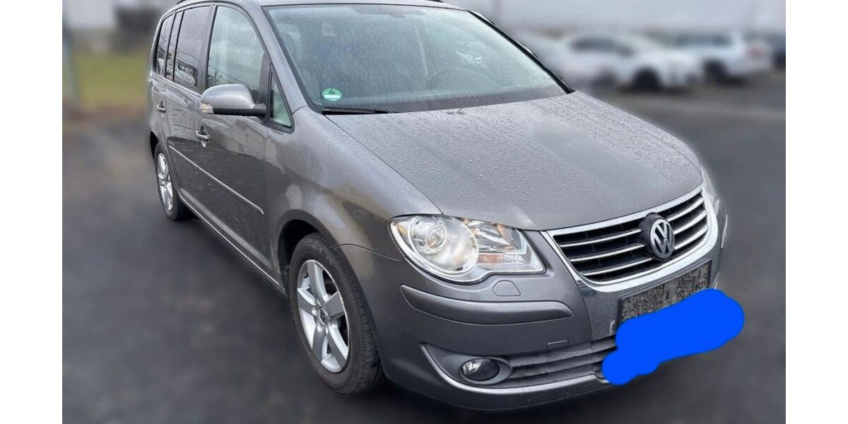 VW Touran 289.000 km 2.590 &euro; Bonn 53227