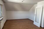 Doppelhaushälfte Oberstenfeld - 8 Zimmer, 170 m&sup2;, 1.700&euro; | Angebot:26354040