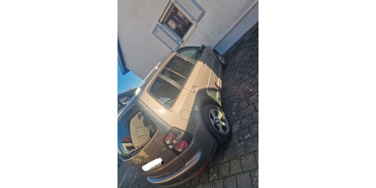 VW Touran 163.000 km 5.500 &euro; Horgenzell 88263