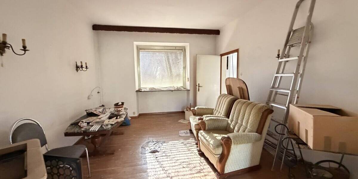 Mehrfamilienhaus, Wohnhaus Neunkirchen/Saar Hangard - 6 Zimmer, 120 m&sup2;, 59.000&euro; | Angebot:26290833