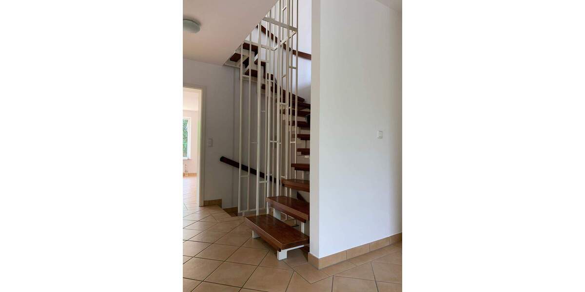 Mehrfamilienhaus, Wohnhaus Pinneberg Quellental - 4 Zimmer, 110 m&sup2;, 1.600&euro; | Angebot:26449977