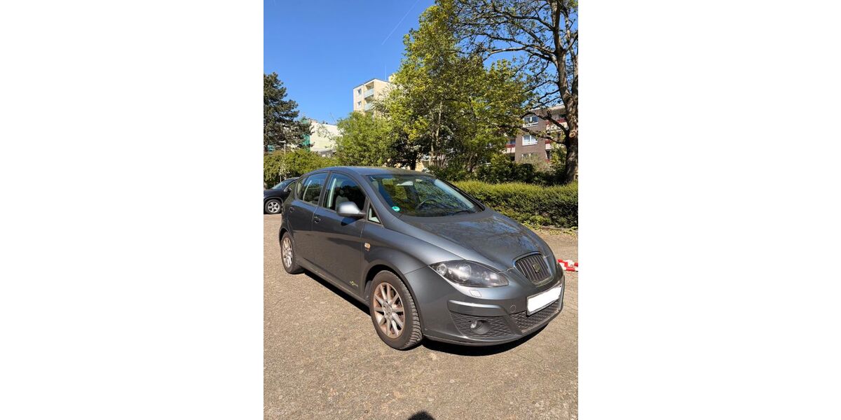 Seat Altea 132.000 km 4.900 &euro; düsseldorf 40470