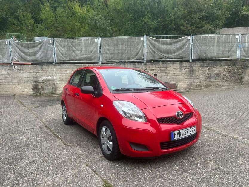 Toyota Yaris 128.000 km 4.499 € Urbar 56182
