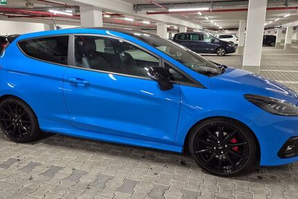 Ford Fiesta 32.270 km 23.500 € Moosinning 85452