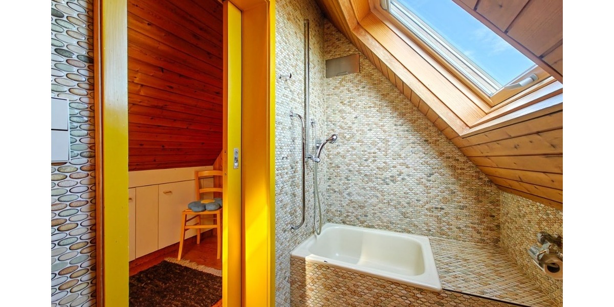 928 m² Grundstück, Charmantes Fachwerkhaus mit Ausbaureserve - Wohnen & Arbeiten unter einem Dach - Bauernhaus, Landhaus Reutlingen Rommelsbach | Angebot:24690906