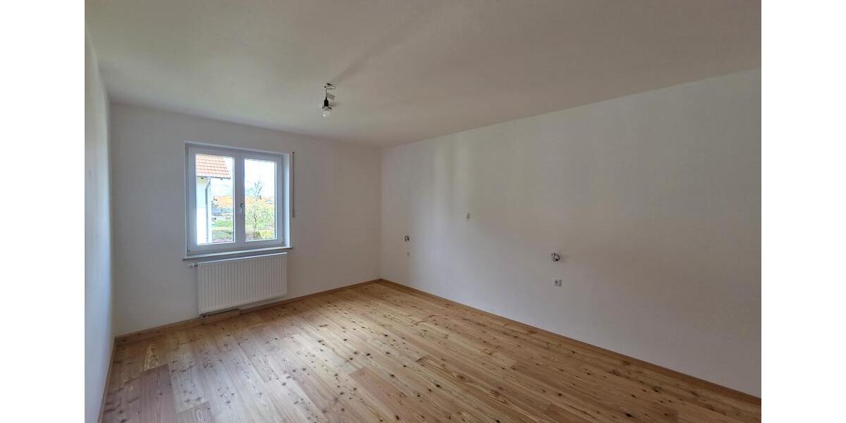 Etagenwohnung Pastetten - 4 Zimmer, 100 m&sup2;, 1.550&euro; | Angebot:26680478