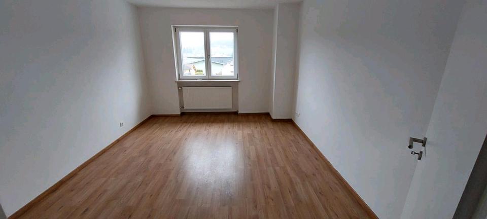 Erdgeschoßwohnung Bischofsmais - 4 Zimmer, 98 m&sup2;, 720&euro; | Angebot:26126829