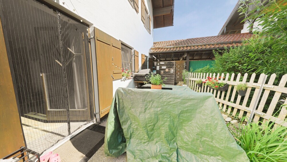 Gepflegte, vermietete 2-Zimmerwohnung mit Garten in Freilassing, Ortsteil Hofham - inkl. TG Platz. - Etagenwohnung Freilassing Freilassing | Angebot:24092327