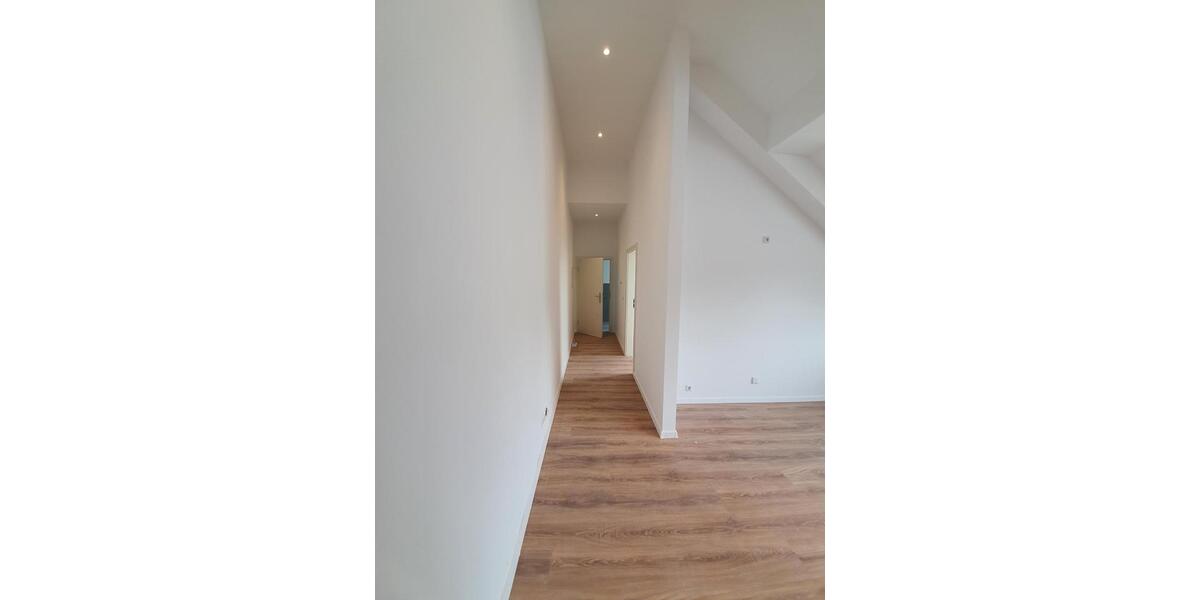 Dachgeschoßwohnung Völklingen - 1 Zimmer, 55 m&sup2;, 500&euro; | Angebot:26400583