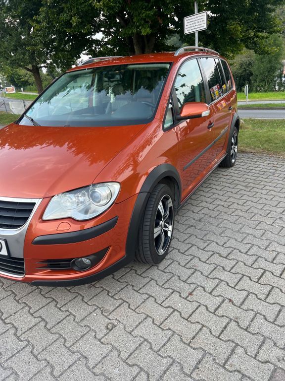 VW Touran 258.500 km 4.499 € Waging am See 83329