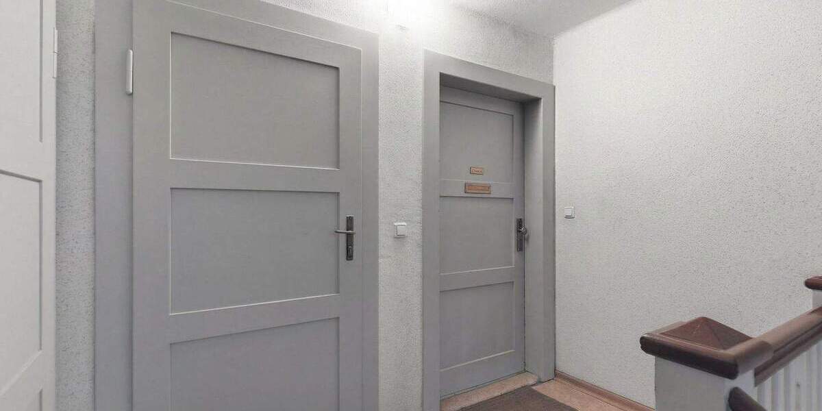 Etagenwohnung Gröditz - 3 Zimmer, 60 m&sup2;, 39.900&euro; | Angebot:25387315