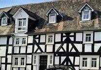 SIEGEN, NETPHEN DEUTZ Wohnung u zu vermieten 90qm Denkmal