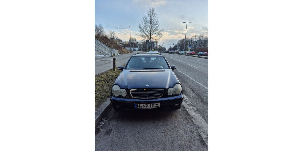Mercedes-Benz C-Klasse 118.000 km 3.700 &euro; München 80313