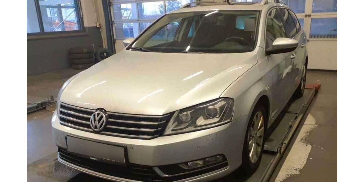 VW Passat 215.700 km 8.490 &euro; München 81829