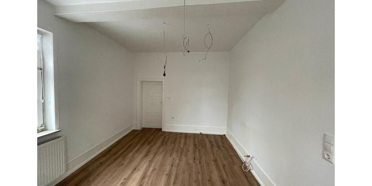 Einfamilienhaus Bad Arolsen - 8 Zimmer, 150 m&sup2;, 185.000&euro; | Angebot:26111734