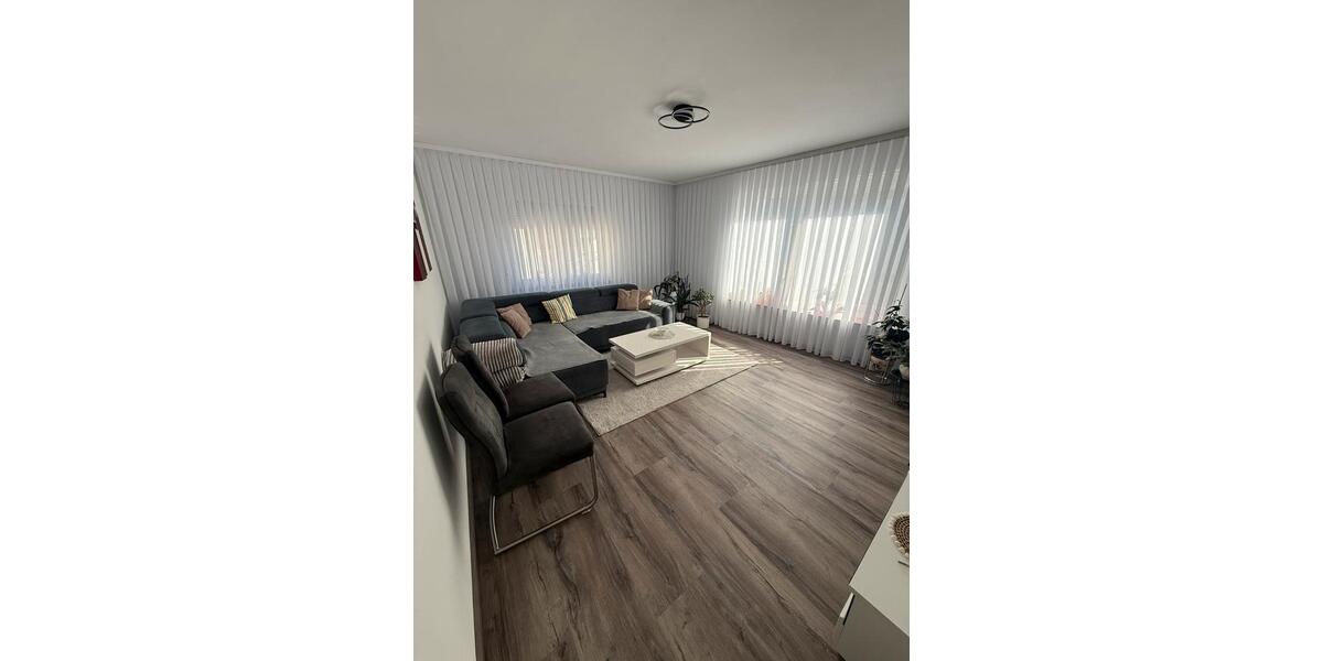 Etagenwohnung Kröv - 4 Zimmer, 105 m&sup2;, 1.200&euro; | Angebot:26314767