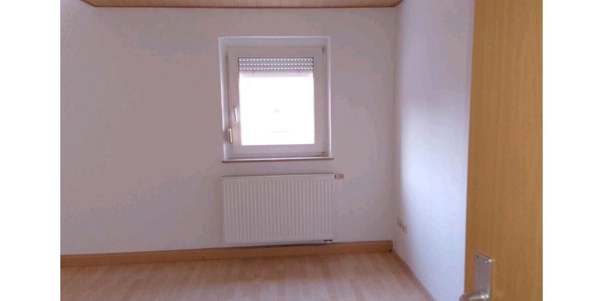 Erdgeschoßwohnung Naila - 3 Zimmer, 65 m&sup2;, 400&euro; | Angebot:25300787