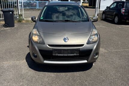 Renault Clio 212.000 km 2.250 &euro; Landau 76829