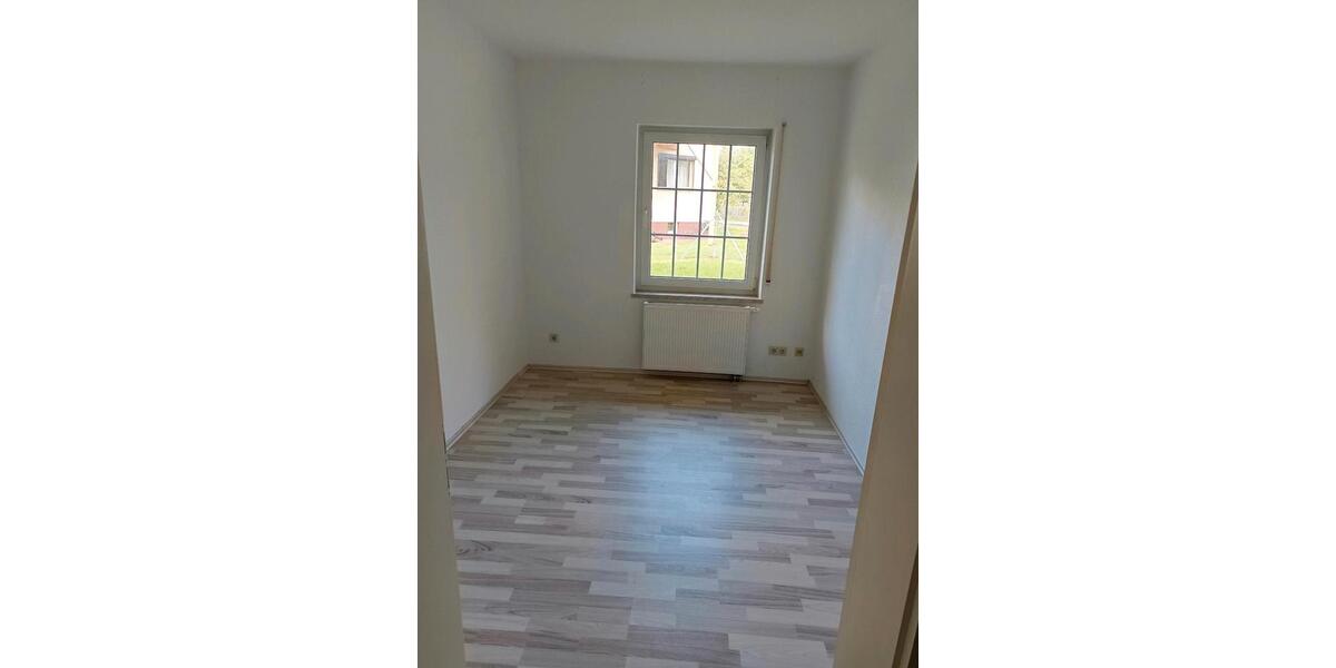 Erdgeschoßwohnung Leuna - 3 Zimmer, 72 m&sup2;, 115.000&euro; | Angebot:27642388